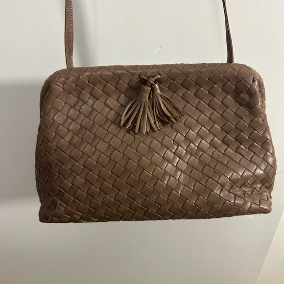 Chic Taupe Woven Leather Crossbody Bag - Picture 4 of 7